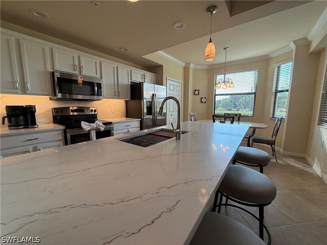 9816 Giaveno CIR 1317, Naples, FL 34113