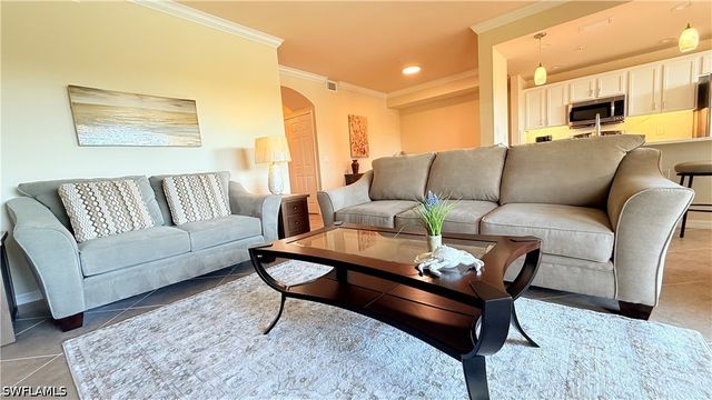 9816 Giaveno CIR 1317, Naples, FL 34113