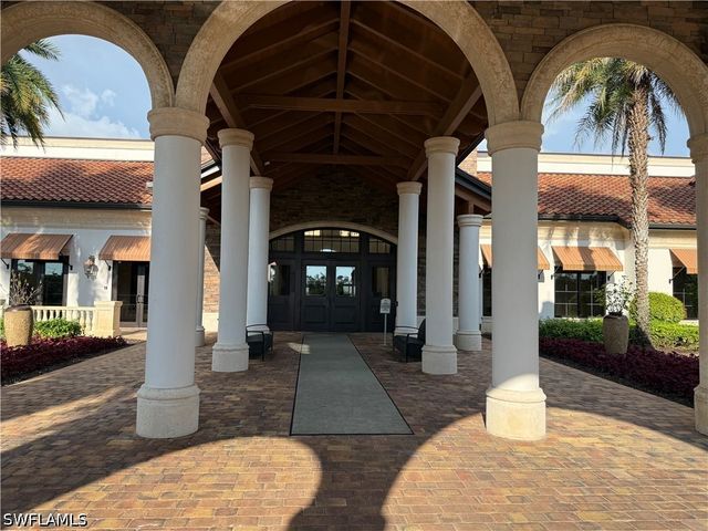 9816 Giaveno CIR 1317, Naples, FL 34113