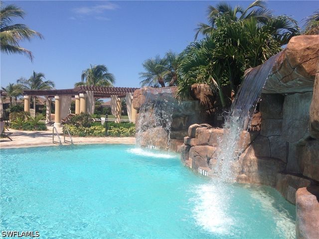 9816 Giaveno CIR 1317, Naples, FL 34113
