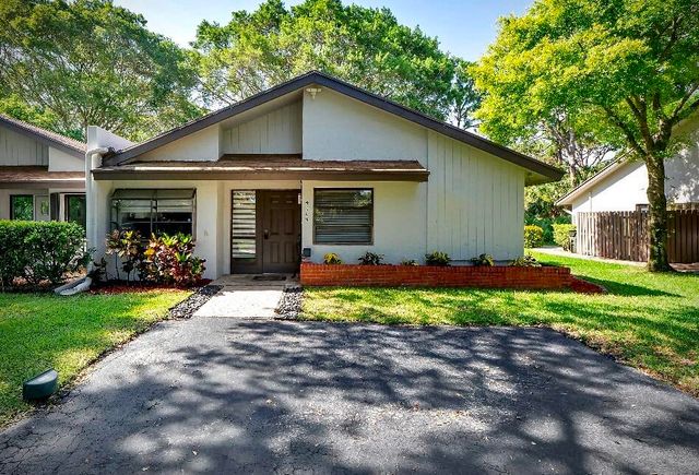 4149 Palm Forest Drive S, Delray Beach, FL 33445