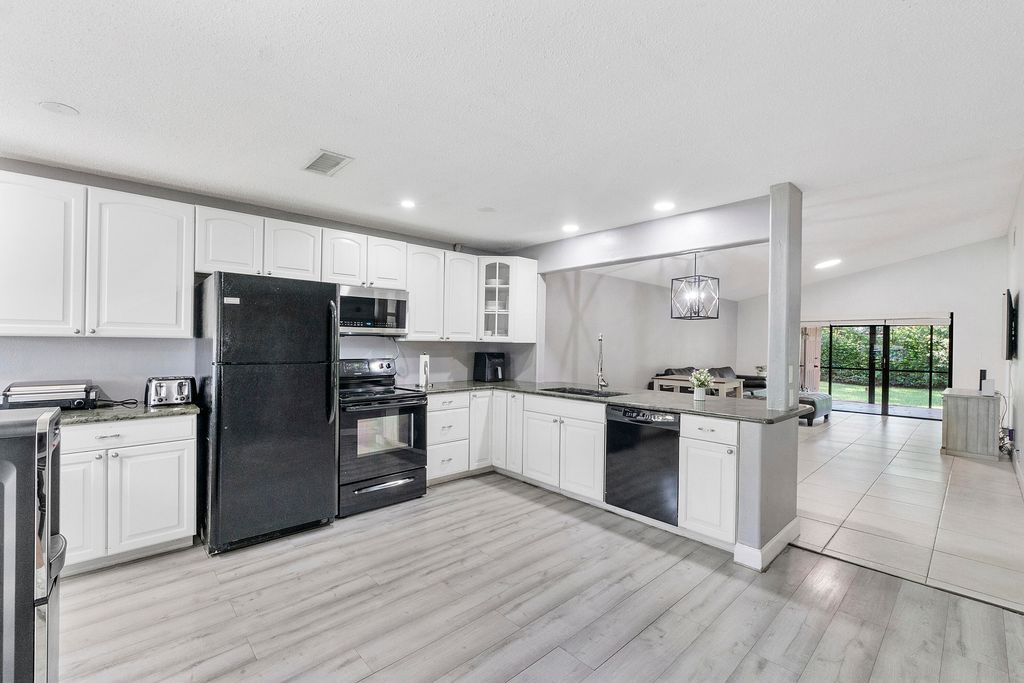 4149 Palm Forest Drive S, Delray Beach, FL 33445