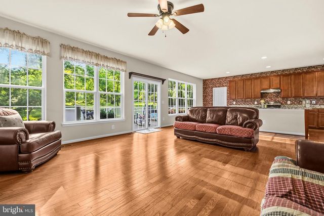18184 PRESIDIO PL, Round Hill, VA 20141