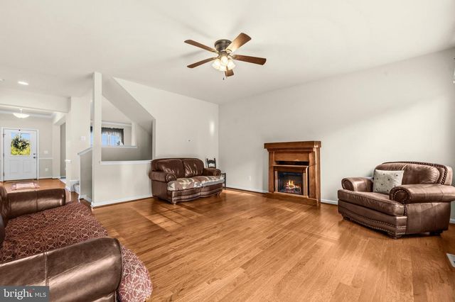 18184 PRESIDIO PL, Round Hill, VA 20141