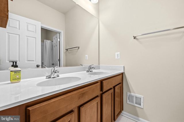 18184 PRESIDIO PL, Round Hill, VA 20141