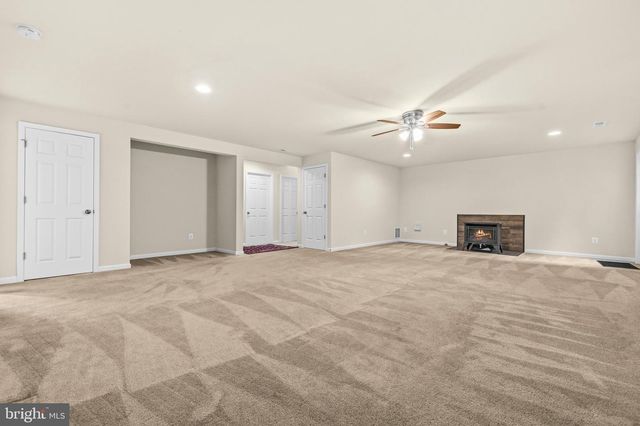 18184 PRESIDIO PL, Round Hill, VA 20141