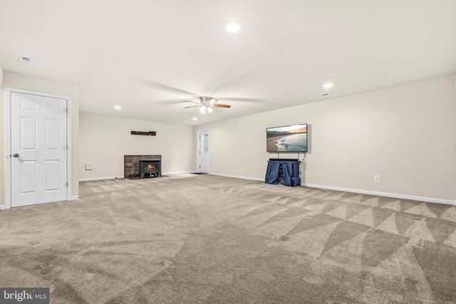 18184 PRESIDIO PL, Round Hill, VA 20141