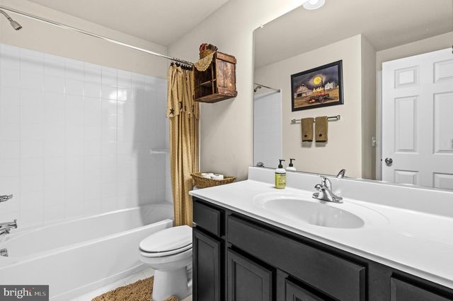 18184 PRESIDIO PL, Round Hill, VA 20141