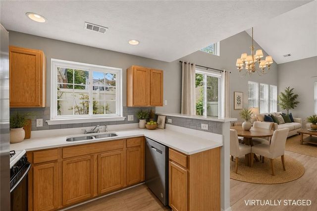 606 W Oaks Drive, Woodstock, GA 30188