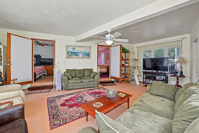 4139 1ST STREET NE, St Petersburg, FL 33703