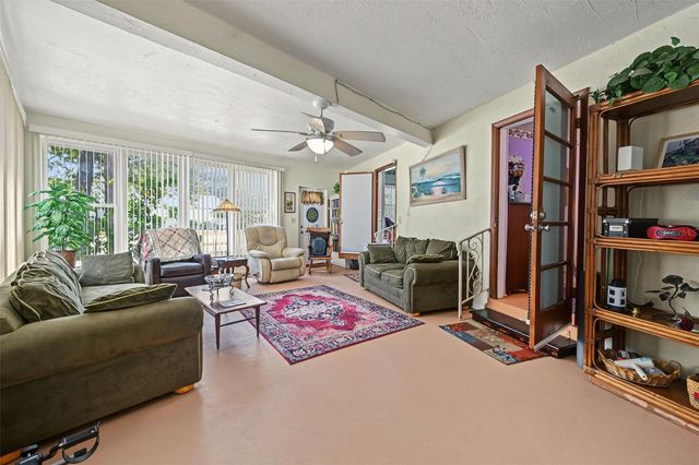 4139 1ST STREET NE, St Petersburg, FL 33703