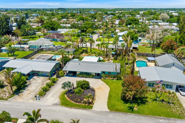 1644 NE Arch Avenue, Jensen Beach, FL 34957
