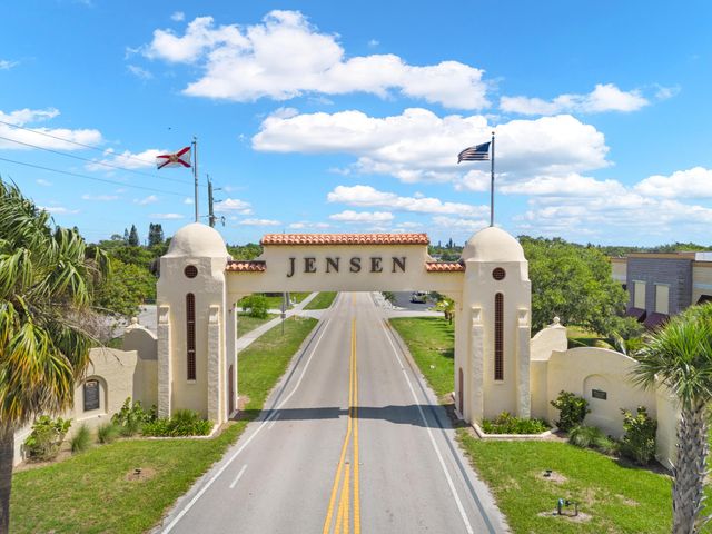1644 NE Arch Avenue, Jensen Beach, FL 34957