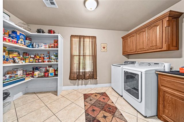 479872 1080 Road, Muldrow, OK 74948