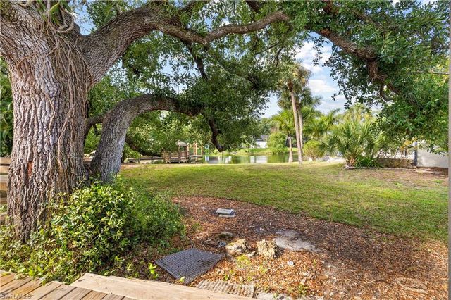 12331 Oak Brook CT, Fort Myers, FL 33908