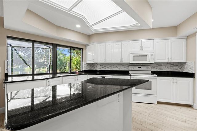 12331 Oak Brook CT, Fort Myers, FL 33908