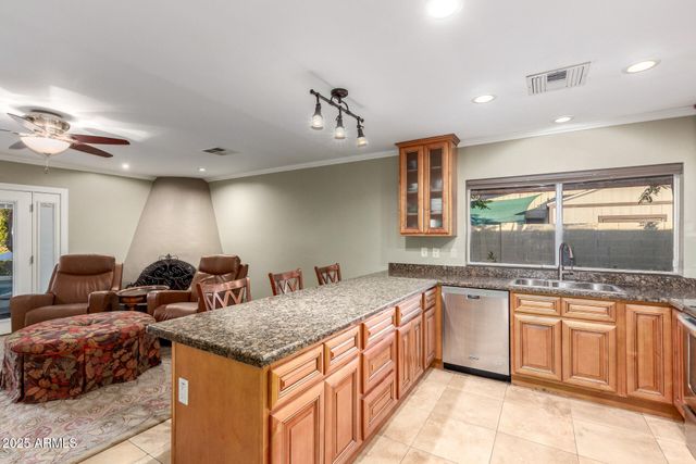 4364 E SHEENA Drive, Phoenix, AZ 85032