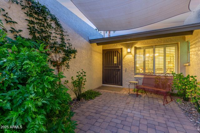 4364 E SHEENA Drive, Phoenix, AZ 85032