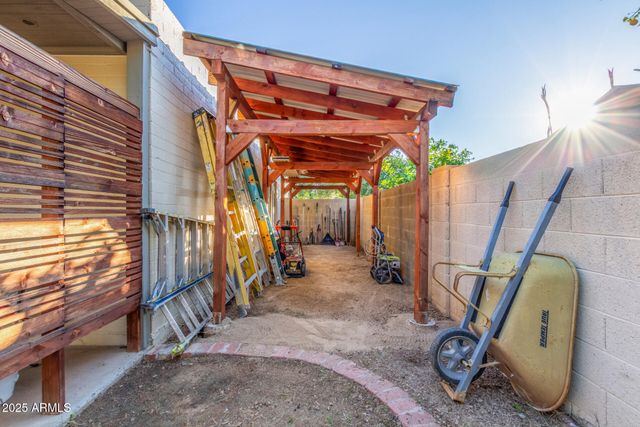 4364 E SHEENA Drive, Phoenix, AZ 85032