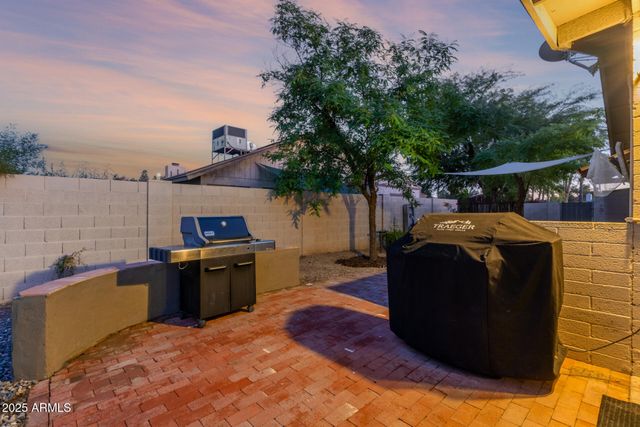 4364 E SHEENA Drive, Phoenix, AZ 85032