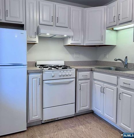 651 Day Avenue, Ridgefield, NJ 07657