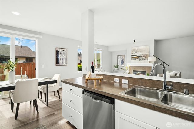445 Shelton Place NE, Renton, WA 98056