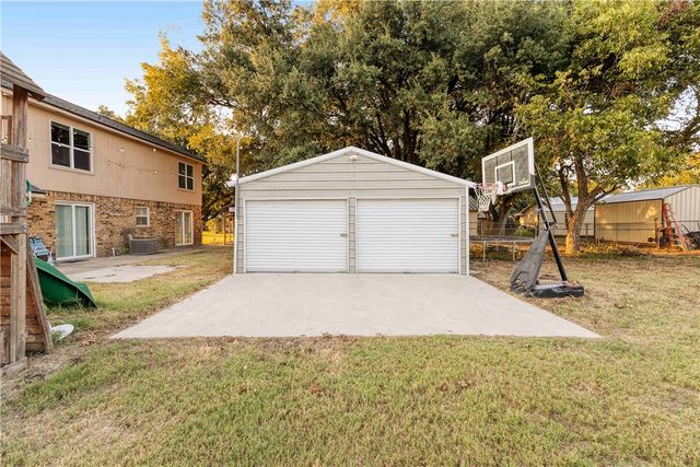 1501 Hackberry Street, Hearne, TX 77859