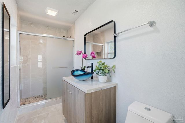 305 N Madison Dr, Pensacola, FL 32505