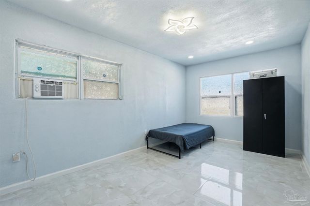 305 N Madison Dr, Pensacola, FL 32505