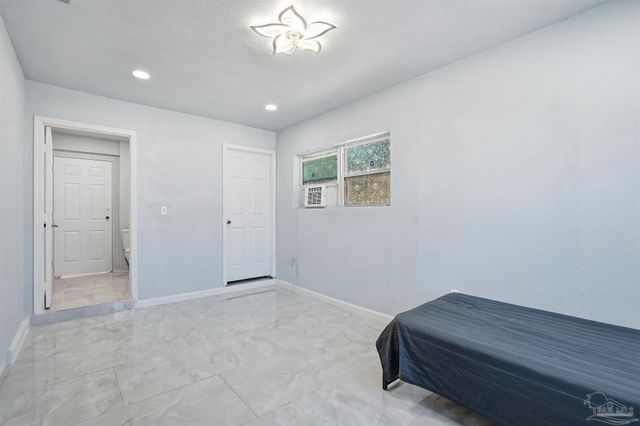 305 N Madison Dr, Pensacola, FL 32505