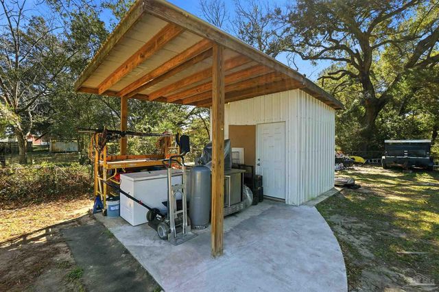 305 N Madison Dr, Pensacola, FL 32505