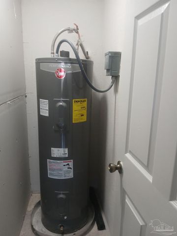 305 N Madison Dr, Pensacola, FL 32505