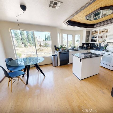 5637 Redwood, Palmdale, CA 93551