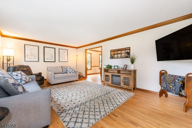 28 Kingswood Ct, Montgomery Twp., NJ 08502