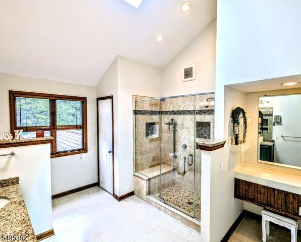 28 Kingswood Ct, Montgomery Twp., NJ 08502