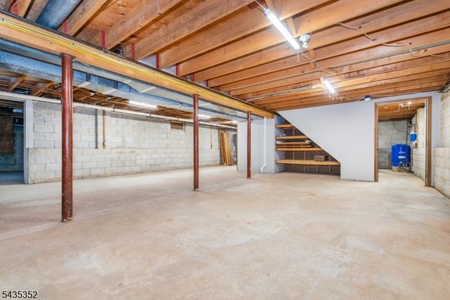 28 Kingswood Ct, Montgomery Twp., NJ 08502