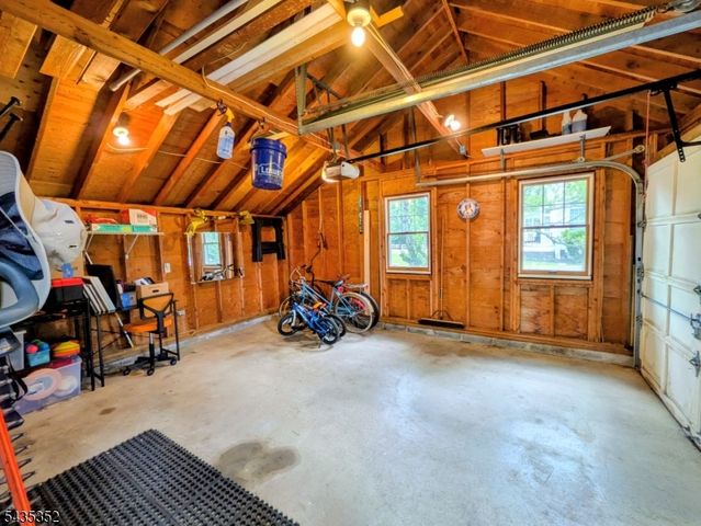 28 Kingswood Ct, Montgomery Twp., NJ 08502