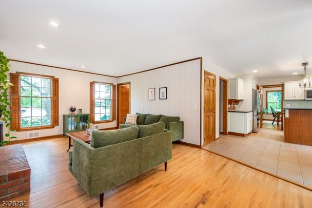 28 Kingswood Ct, Montgomery Twp., NJ 08502