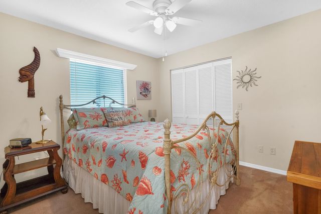 4 Calusa Ct, Palm Coast, FL 32137