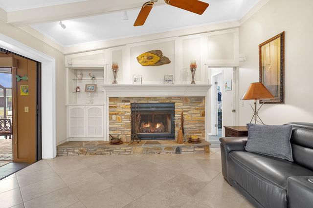 4 Calusa Ct, Palm Coast, FL 32137