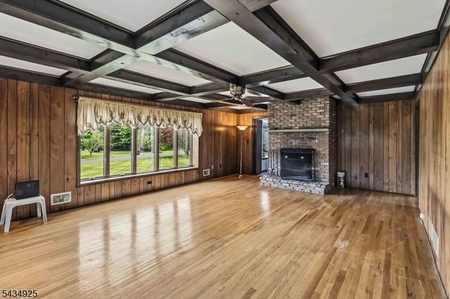5 Twin Brooks Trl, Chester Twp., NJ 07930