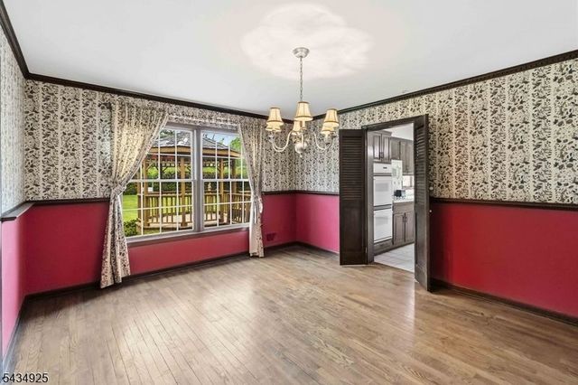 5 Twin Brooks Trl, Chester Twp., NJ 07930