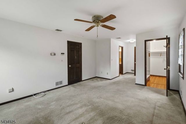 5 Twin Brooks Trl, Chester Twp., NJ 07930