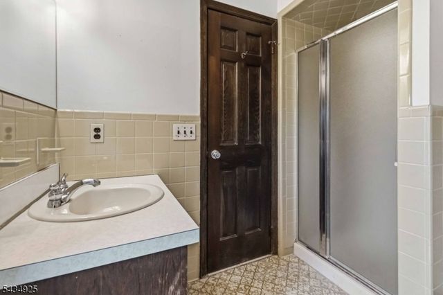 5 Twin Brooks Trl, Chester Twp., NJ 07930