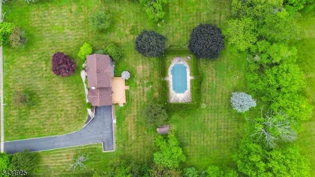 5 Twin Brooks Trl, Chester Twp., NJ 07930