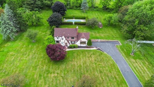 5 Twin Brooks Trl, Chester Twp., NJ 07930