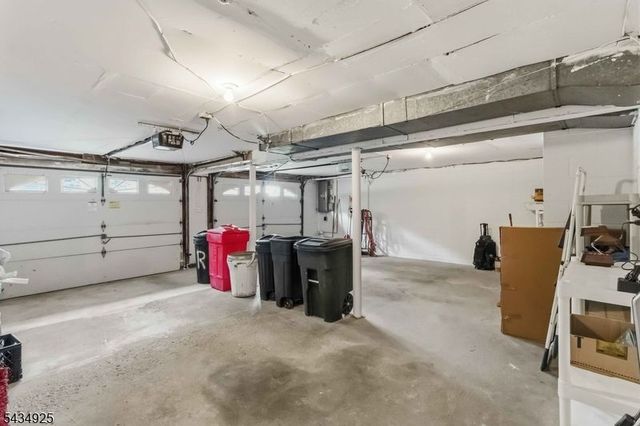 5 Twin Brooks Trl, Chester Twp., NJ 07930