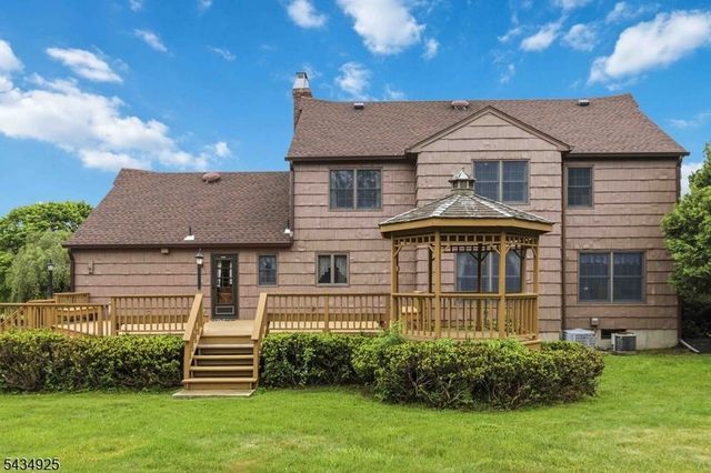 5 Twin Brooks Trl, Chester Twp., NJ 07930