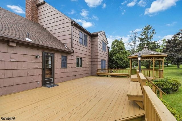 5 Twin Brooks Trl, Chester Twp., NJ 07930