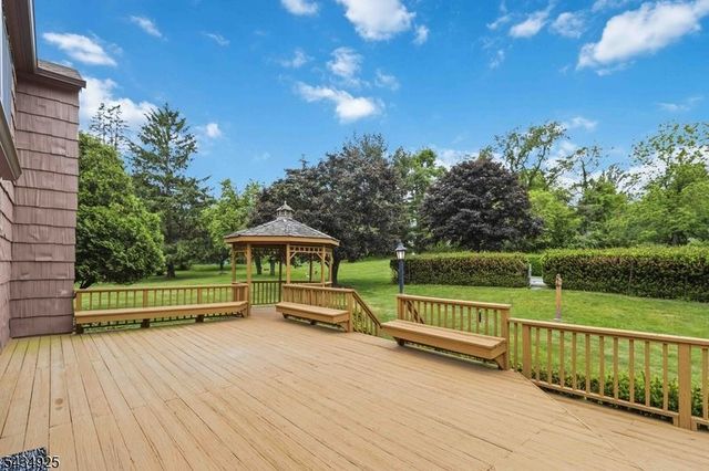 5 Twin Brooks Trl, Chester Twp., NJ 07930
